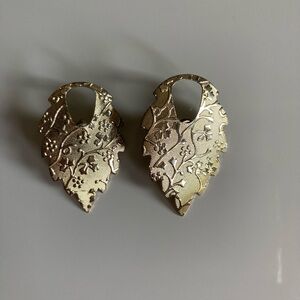 Vintage Floral Etched Gold Tone Earrings